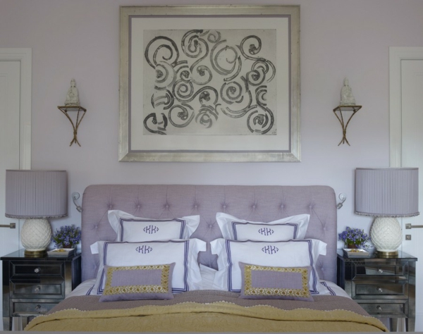 Eklektisches Apartment in moskau mit klassischem Interieur kopfteil lila gepolstert 