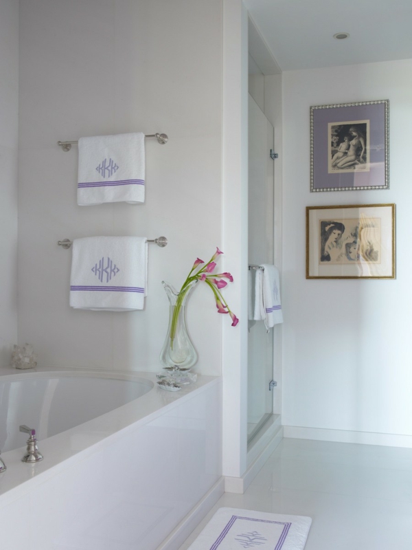 Eklektisches Apartment mit klassischem Interieur weiß badezimmer bilder