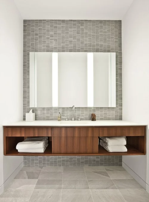 Formen Muster und Symmetrie beim Innendesign badezimmer fliesen spiegel