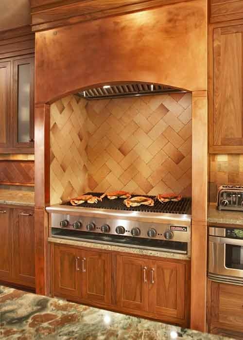 Küchen Design mit eingebautem Grill modern kochplatte holz marmor fläche