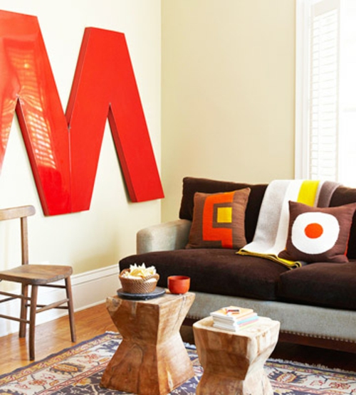 Moderne Wandfarbe fürs Zuhause rot glanzvoll buchstabe wohnzimmer