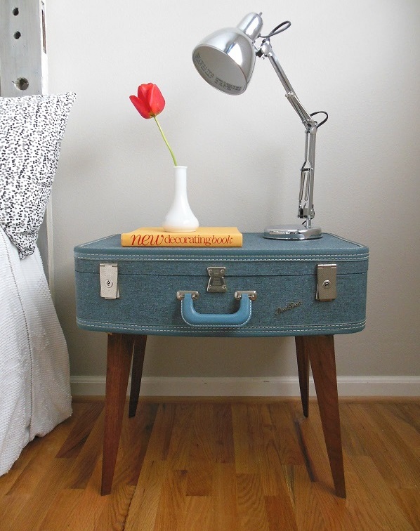 Trendy Möbel aus alten Koffern selber machen beine nachttisch blau farbe