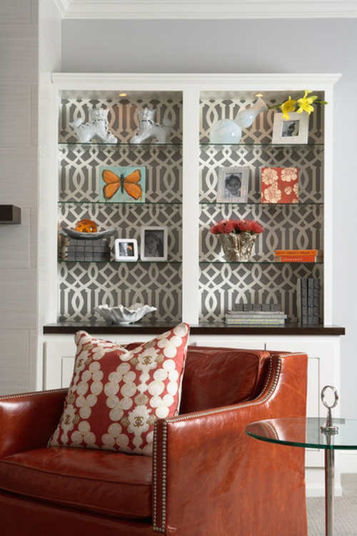 Wandgestaltung mit schönen Tapeten regale glas wohnzimmer grau