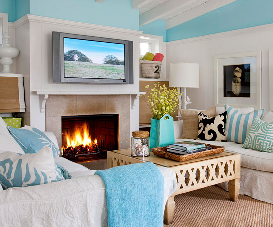 perfekte farbpalette im wohnzimmer azurblau und feuer
