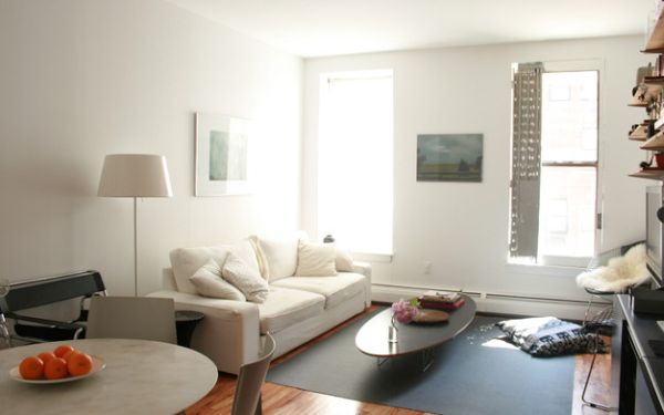 Eames Walnuss Hocker und Ellipse Couchtisch - zeitlose Designklassiker