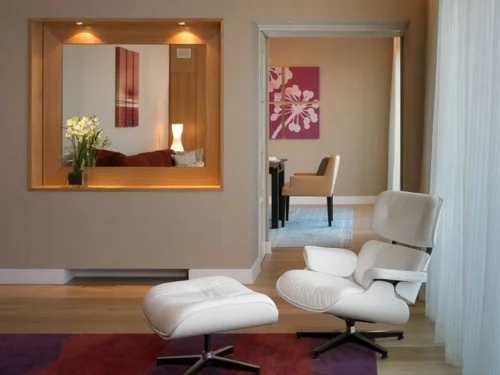 elegante Wohnzimmer Möbel liegen weiß wandspiegel rahmen teppich