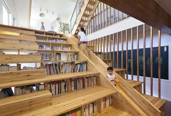 faszinierende hobby häuser bibliothek mit integrierter rutsche
