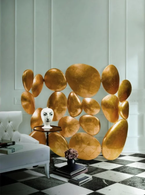 glamouröse interior ideen überdimensionale goldene steine schachmatt bodenbelag