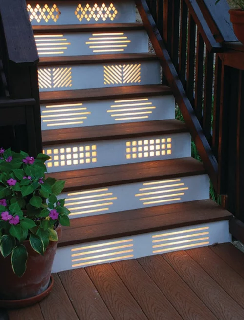 moderne Außentreppe mit Beleuchtung indirekt holz stufen