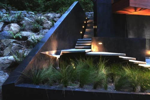 moderne Außentreppe mit Beleuchtung minimalistisch design