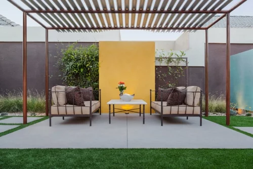 moderne Gestaltung im Garten sitzecke gelb sichtschutz gelb