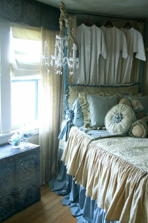 romantische schlafzimmer einrichtung vintage möbel tolle holzschnitzereien