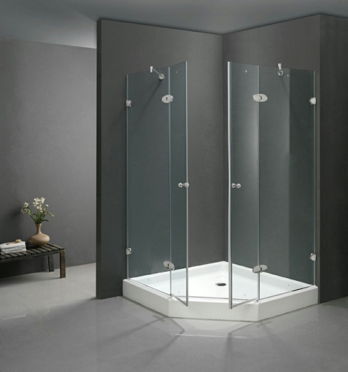 Moderne Duschkabinen aus Glas wände grau monochromatisch