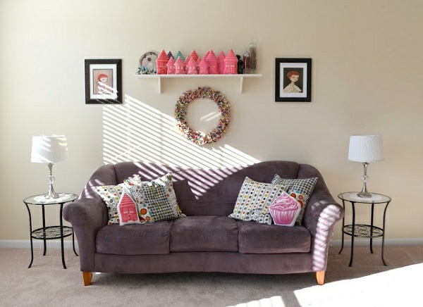 Wand- und Türkränze selber machen fetzen stoff sofa wohnzimmer