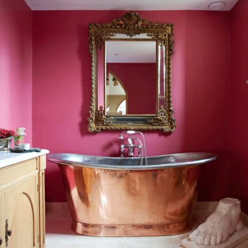 attraktive Badezimmer Design badewanne kupfer oberfläche pink wand