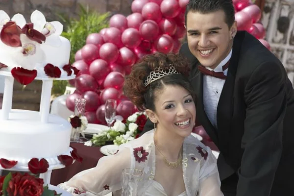 erstaunliche Hochzeit im Herbst farben dekoration burgunderrot strauch ballone