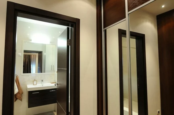 exklusive penthousewohnung spiegelschrank im flur