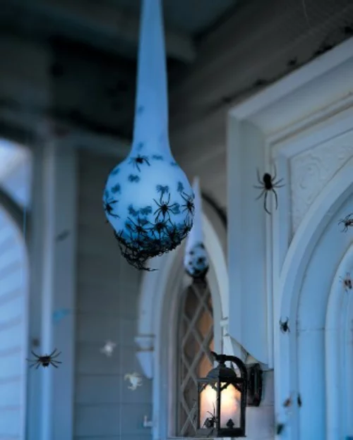 halloween außendekoration beutel mit spinnen