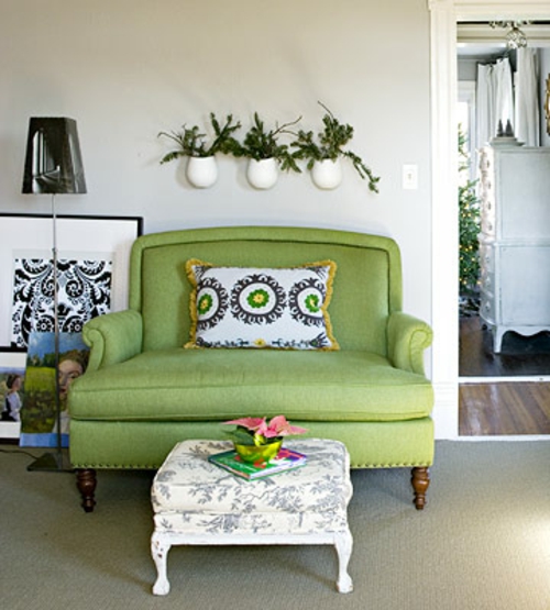 leichte Wanddekoration zu Weihnachten grün sofa kissen