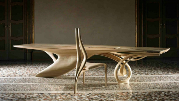 Massivholz Tisch mit einzigartigem Design - Continuum von Joseph Walsh