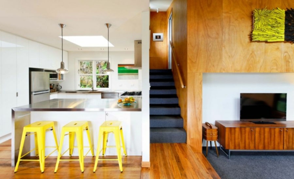 modernes designer haus gelb küche kücheninsel stuhl holz
