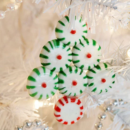 weihnachtsdeko basteln aus bunten bonbons