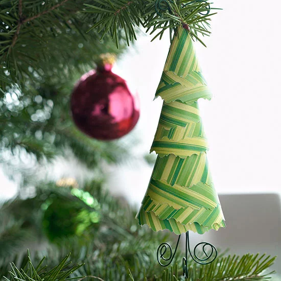weihnachtsdeko basteln papier bäumchen in grün