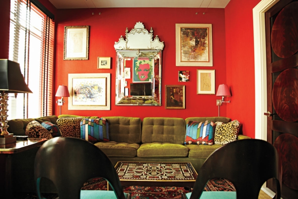 Aktuellste Trends bei der Einrichtung rot wand grasgrün sofa