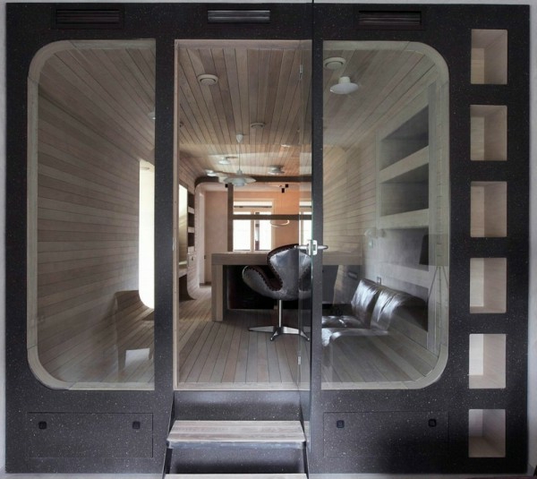 Kleines Apartment komplett aus Holz in Moskau