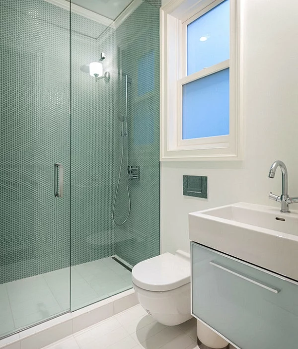 Badzubehör und Badeinrichtung badewanne glas wände waschtisch