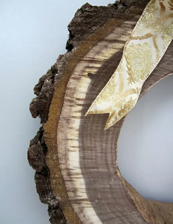 DIY Dekoideen mit Holzscheiben kerzen zierband golden