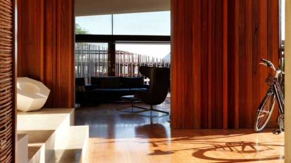 Moderne Residenz mit Innendesign aus Holz privatsphäre vorhänge
