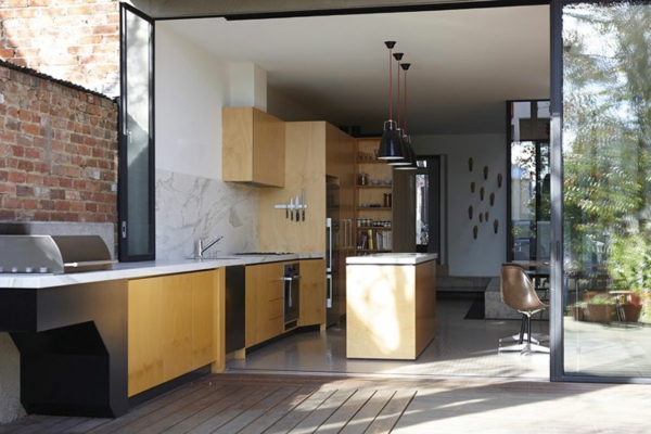 Modernes japanisches Einfamilienhaus hängelampen küche offen