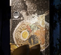 Wandgestaltung mit Mosaikfliesen im Nudel Restaurant in Vietnam