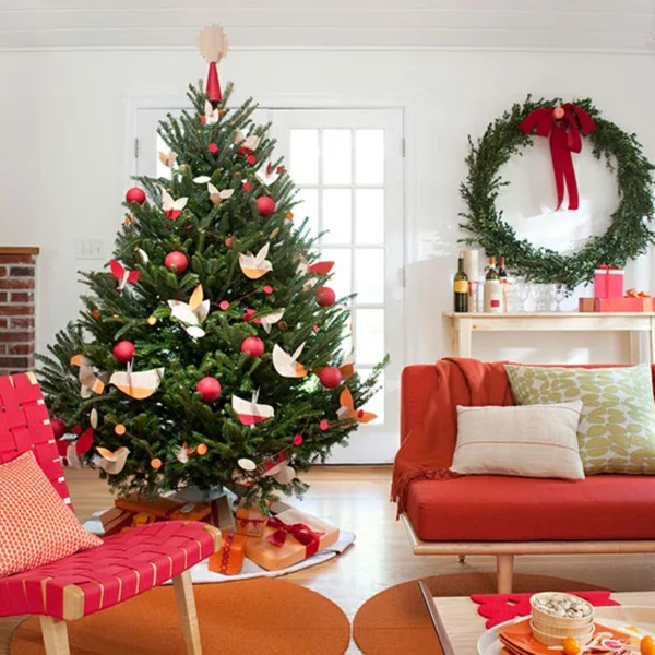 Weihnachten künstlicher Weihnachtsbaum rot kugeln