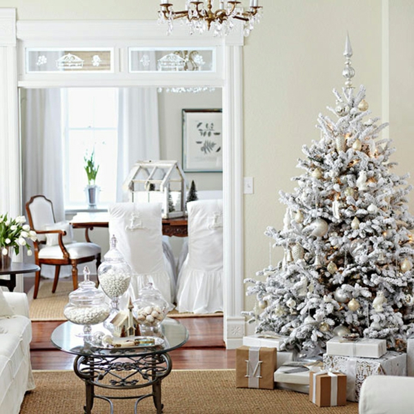 Weihnachtsdekoration für künstlichen Weihnachtsbaum weiß