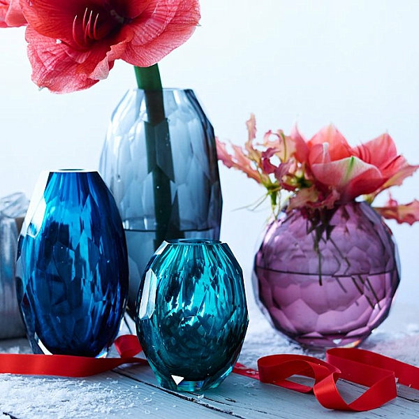 herrliche Ideen für Gastgeschenke blumenvasen glas lila blau juwelen