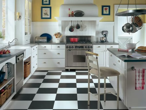 küchenboden fliesen schach matt in schwarz weiß