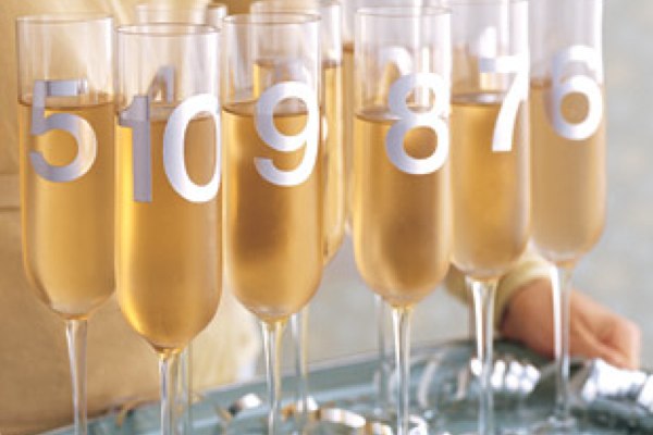 leichte Dekoideen für eine wunderliche Silvesterparty ziffer champagne