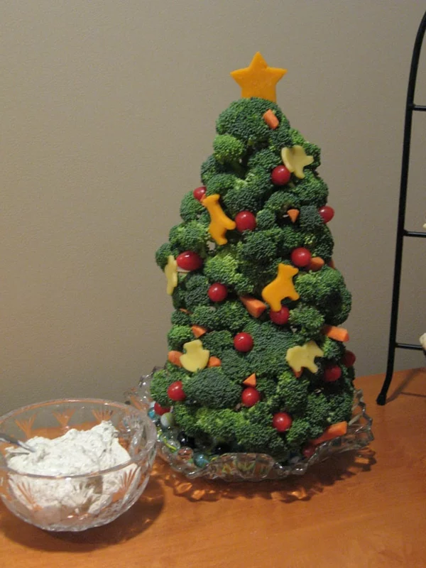 weihnachtsbaum basteln lecker aus brokkoli und käse