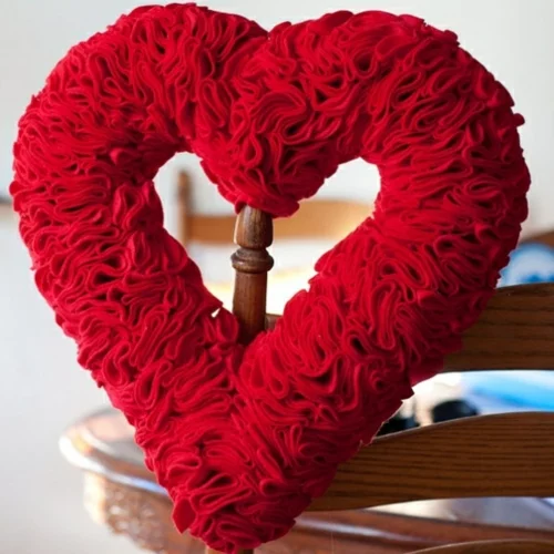 Basteln zum Valentinstag roter filz herz dekoration