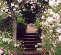 Coole Gartengestaltung mit Rosenbogen