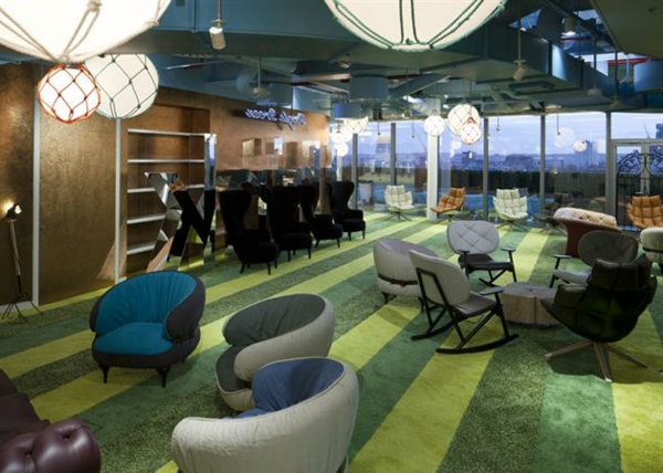 Google Zentrale in London streifen teppich grün