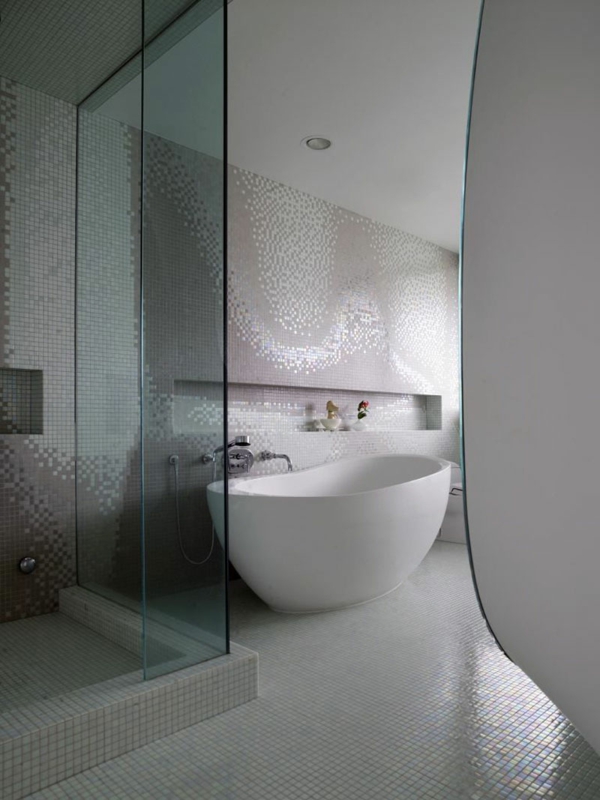 Fliesen für Ihr Badezimmer  weiß badewanne mosaik