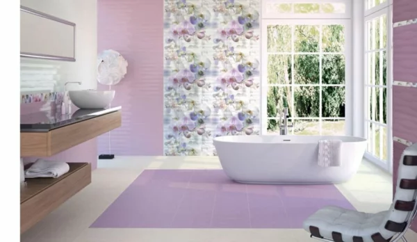 Fliesen für Ihr Badezimmer lila weiß fenster