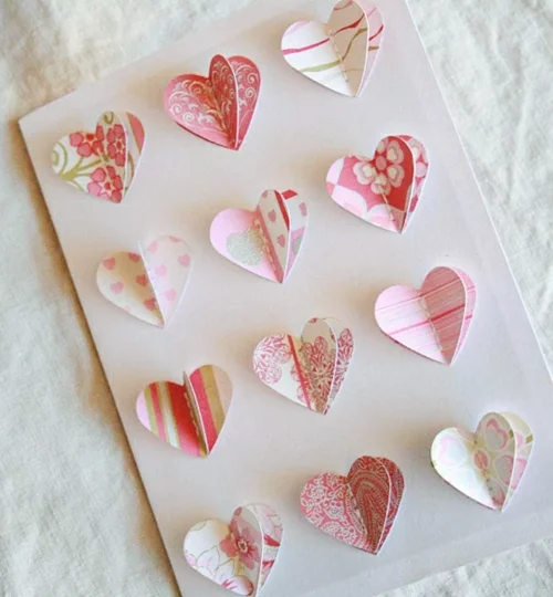 Geschenke und Dekoration zum Valentinstag selbst machen papier herzen
