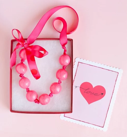 Geschenke und Dekoration zum Valentinstag selbst machen rosa