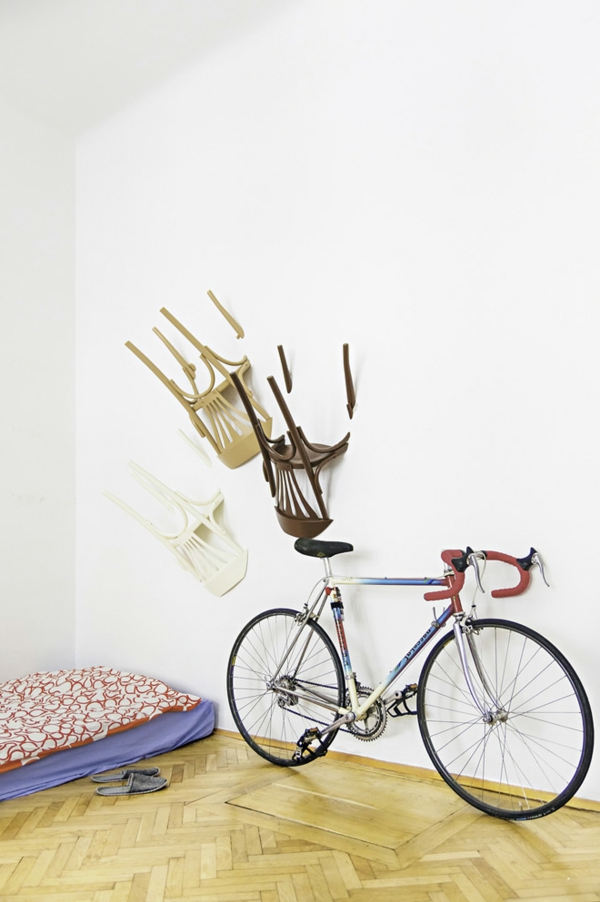 Kleiderbügel aus alten Stühlen fahrrad liege fußbiden holz