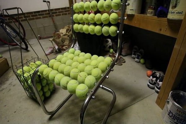 Stuhl Design aus Tennisbällen wiederverwendet umweltfreundlich
