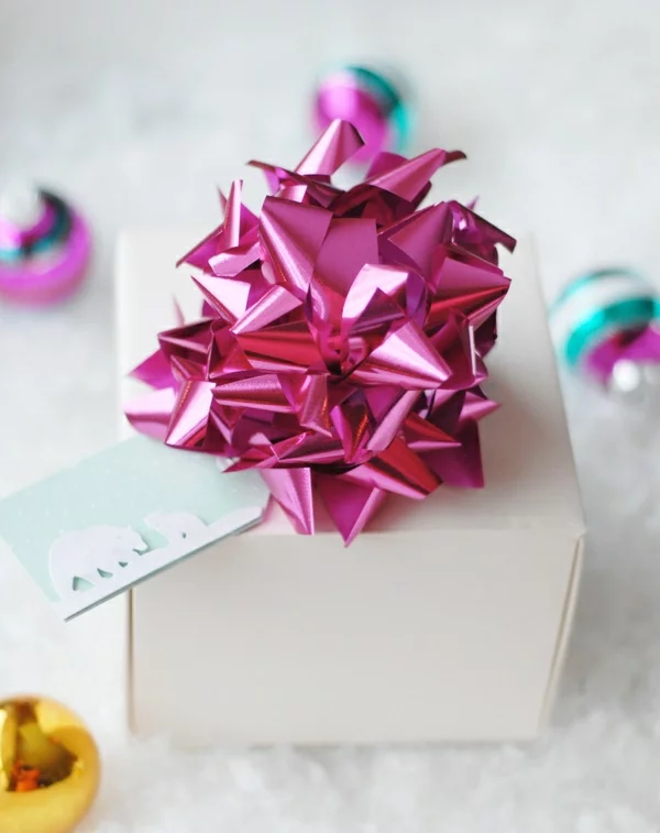  Dekoideen für Geschenkverpackung geschenkband glanzvoll